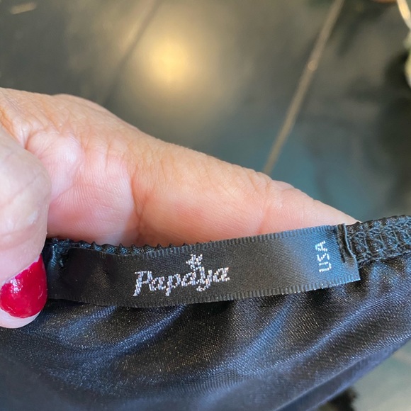 Cute Shiny Satin Strapless Ruffle Lined Top - Picture 9 of 9